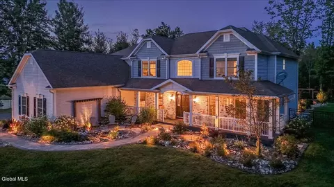 54 Walden Cir, Saratoga Springs, NY 12866