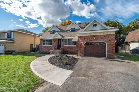 1026 St Lucille Dr, Schenectady, NY 12306