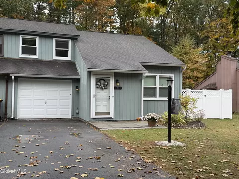 71 Pepper Bush Pl, Malta, NY 12020