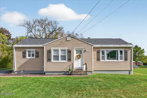 4 Sunset View Ave, Troy, NY 12180