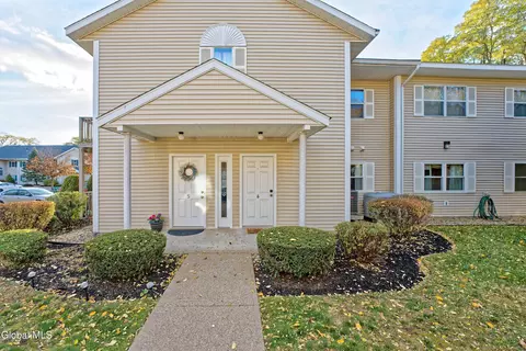505 Greenwich Dr, Albany, NY 12203