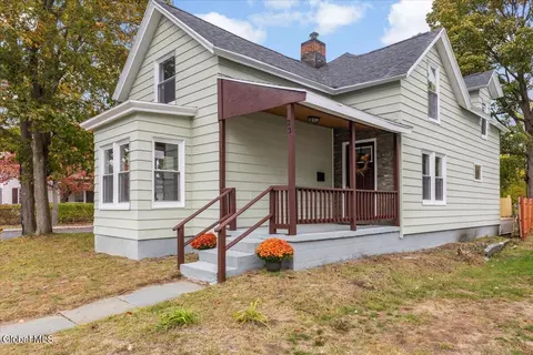23 4th St, Glens Falls, NY 12801