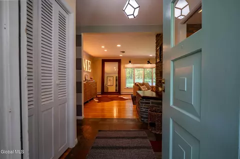 Entry Way - 41 Thorndale Rd, Slingerlands, NY 12159 photo 1 of 6