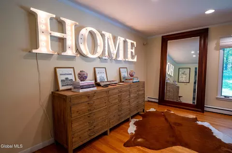 Entry Way - 41 Thorndale Rd, Slingerlands, NY 12159 photo 4 of 6
