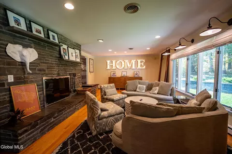 Living - 41 Thorndale Rd, Slingerlands, NY 12159 photo 2 of 6