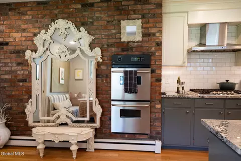 Kitchen - 41 Thorndale Rd, Slingerlands, NY 12159 photo 2 of 7