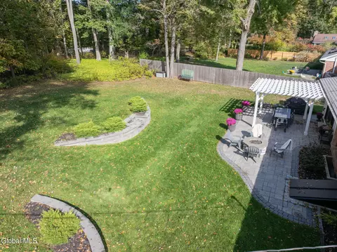 Exterior - 41 Thorndale Rd, Slingerlands, NY 12159 photo 8 of 9