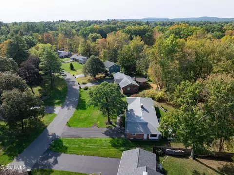 View/Area - 41 Thorndale Rd, Slingerlands, NY 12159 photo 1 of 2