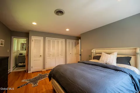 Bedroom - 41 Thorndale Rd, Slingerlands, NY 12159 photo 6 of 7