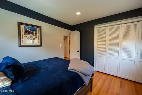 Bedroom - 41 Thorndale Rd, Slingerlands, NY 12159 photo 4 of 7