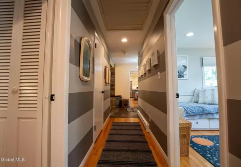 Entry Way - 41 Thorndale Rd, Slingerlands, NY 12159 photo 5 of 6