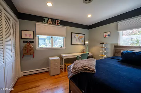 Bedroom - 41 Thorndale Rd, Slingerlands, NY 12159 photo 2 of 7