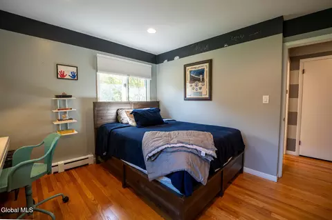 Bedroom - 41 Thorndale Rd, Slingerlands, NY 12159 photo 3 of 7
