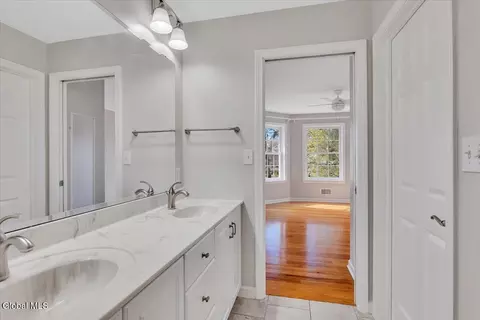 Bath - 116 Elm Ave, Delmar, NY 12054 photo 4 of 6