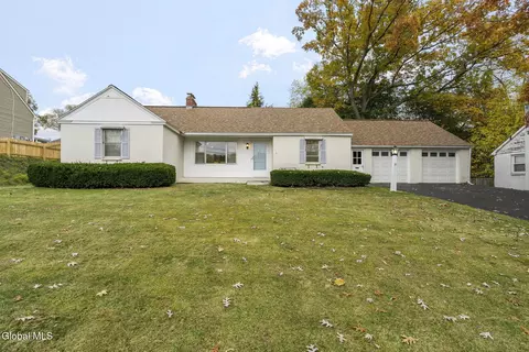 35 Evelyn Ave, Amsterdam, NY 12010