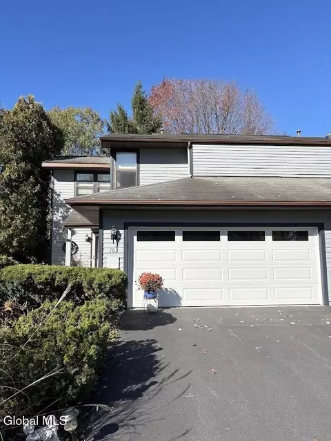 102 Meadowbrook Dr, Slingerlands, NY 12159 photo 2