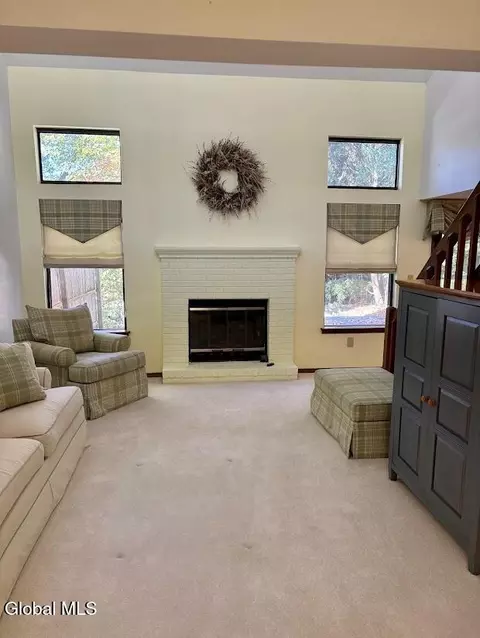 102 Meadowbrook Dr, Slingerlands, NY 12159 photo 4