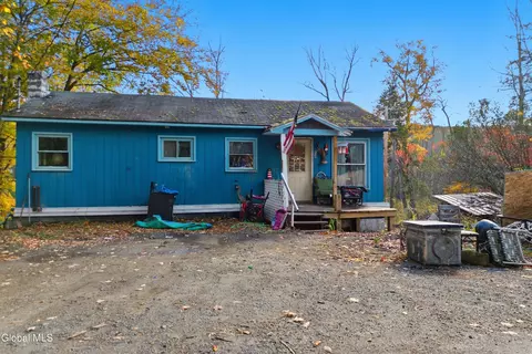 1557 Hemlocks Ln, Argyle, NY 12809 photo 2