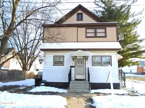 1114 9th Ave, Schenectady, NY 12303
