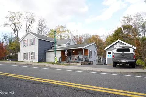 552 Mountain Ave, Purling, NY 12470