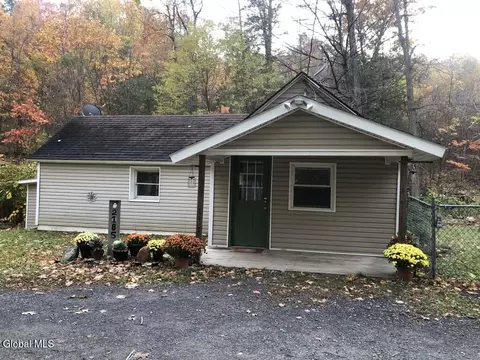 2185 Hoffman Ln, Schenectady, NY 12306