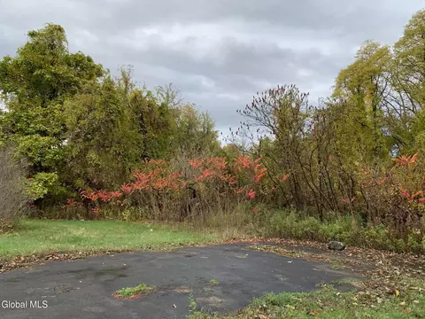1853 Route 9, Halfmoon, NY 12065
