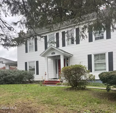 1532 Sunset Rd, Castleton On Hudson, NY 12033