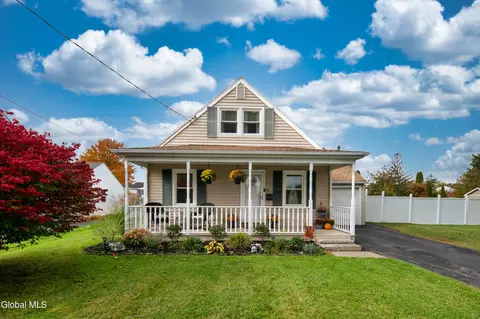 24 Rose Ct, Cohoes, NY 12047