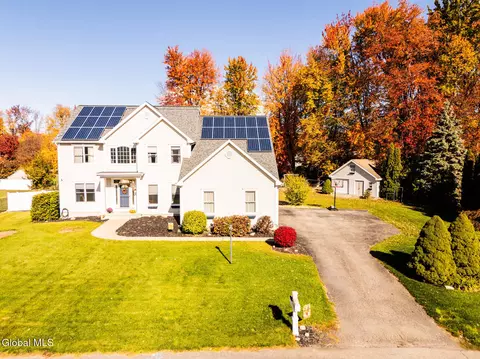 65 Cindy Crest Dr, Schenectady, NY 12306