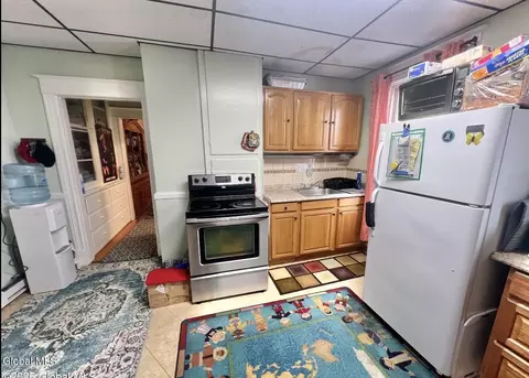 309 Mcclellan St, Schenectady, NY 12304 photo 14