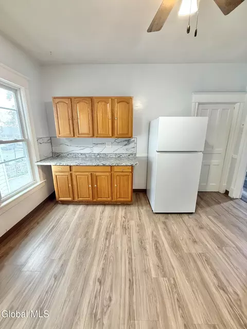 309 Mcclellan St, Schenectady, NY 12304 photo 30