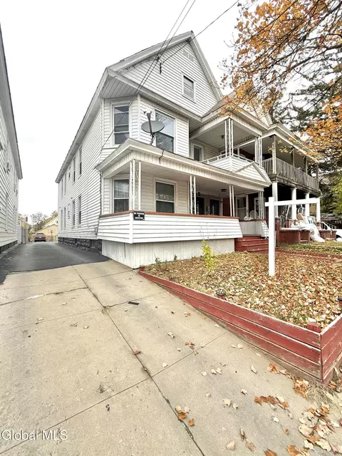 309 Mcclellan St, Schenectady, NY 12304 photo 1