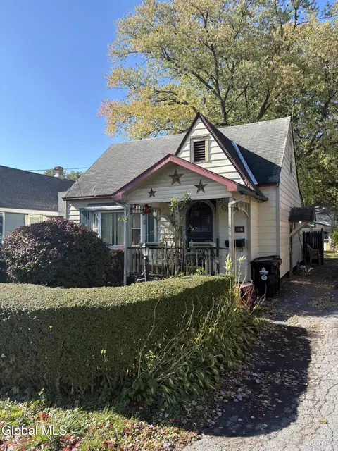 508 S Holmes St, Scotia, NY 12302