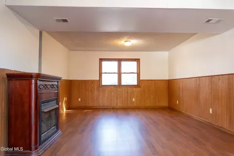 141 Clement Ave, Schenectady, NY 12304 photo 5