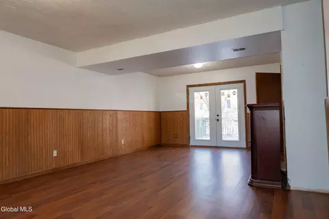 141 Clement Ave, Schenectady, NY 12304 photo 4