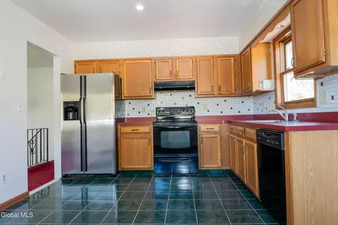 141 Clement Ave, Schenectady, NY 12304 photo 7