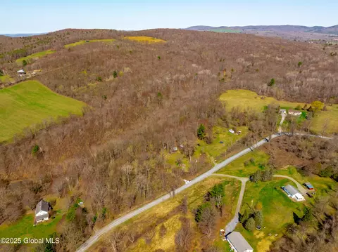 49 State Line Rd, Eagle Bridge, NY 12057