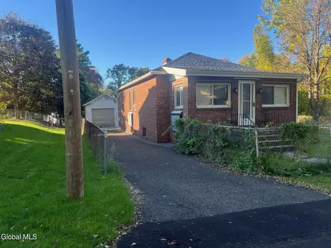 11 Pine St, Albany, NY 12203