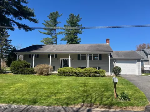 25 Pine St, Albany, NY 12203