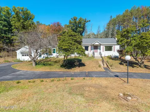 247 Louden Rd, Saratoga Springs, NY 12866