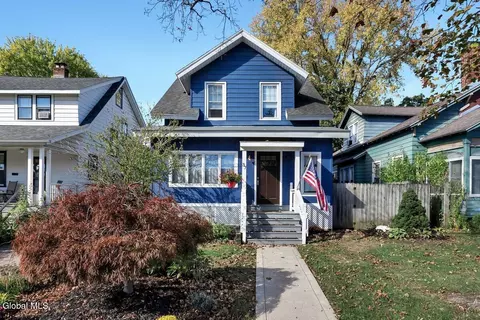 37 Academy Rd, Albany, NY 12208