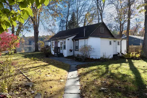 22 Crailo Ln, Nassau, NY 12123