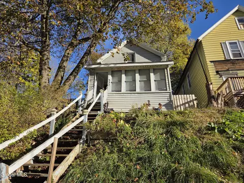 237 Vrooman Ave, Amsterdam, NY 12010