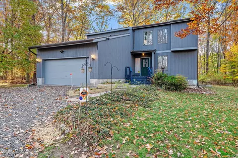 272 Moe Rd, Clifton Park, NY 12065