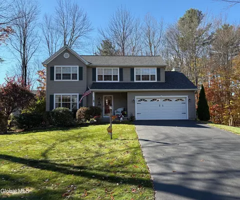 3 Santee Dr, Gansevoort, NY 12831