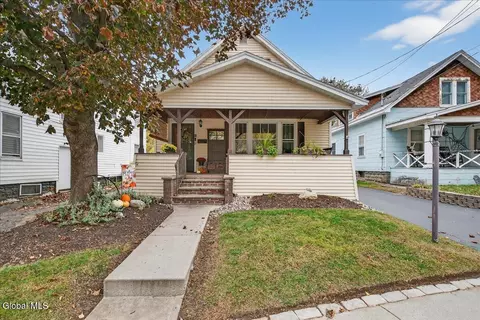 9 Cuthbert St, Scotia, NY 12302