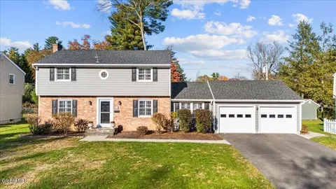 113 Westchester Dr N, Delmar, NY 12054