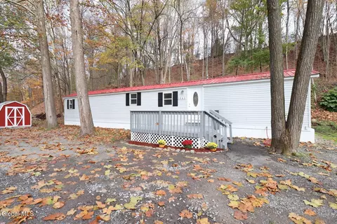 1061 Muriel Peterson Dr, Duanesburg, NY 12056