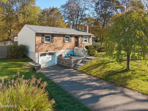 230 Gasner Ave, Schenectady, NY 12304