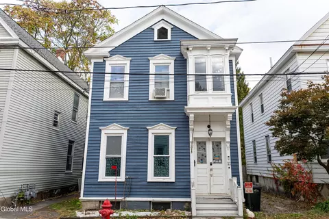 11 River St, Schenectady, NY 12305